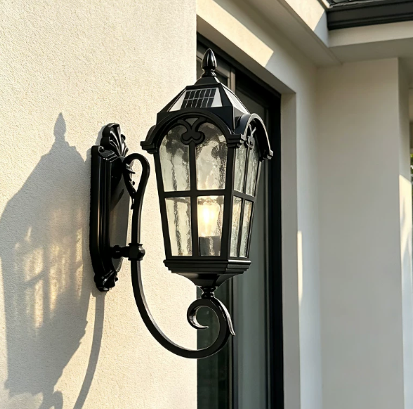 Vintage Solar Outdoor Wall Light
